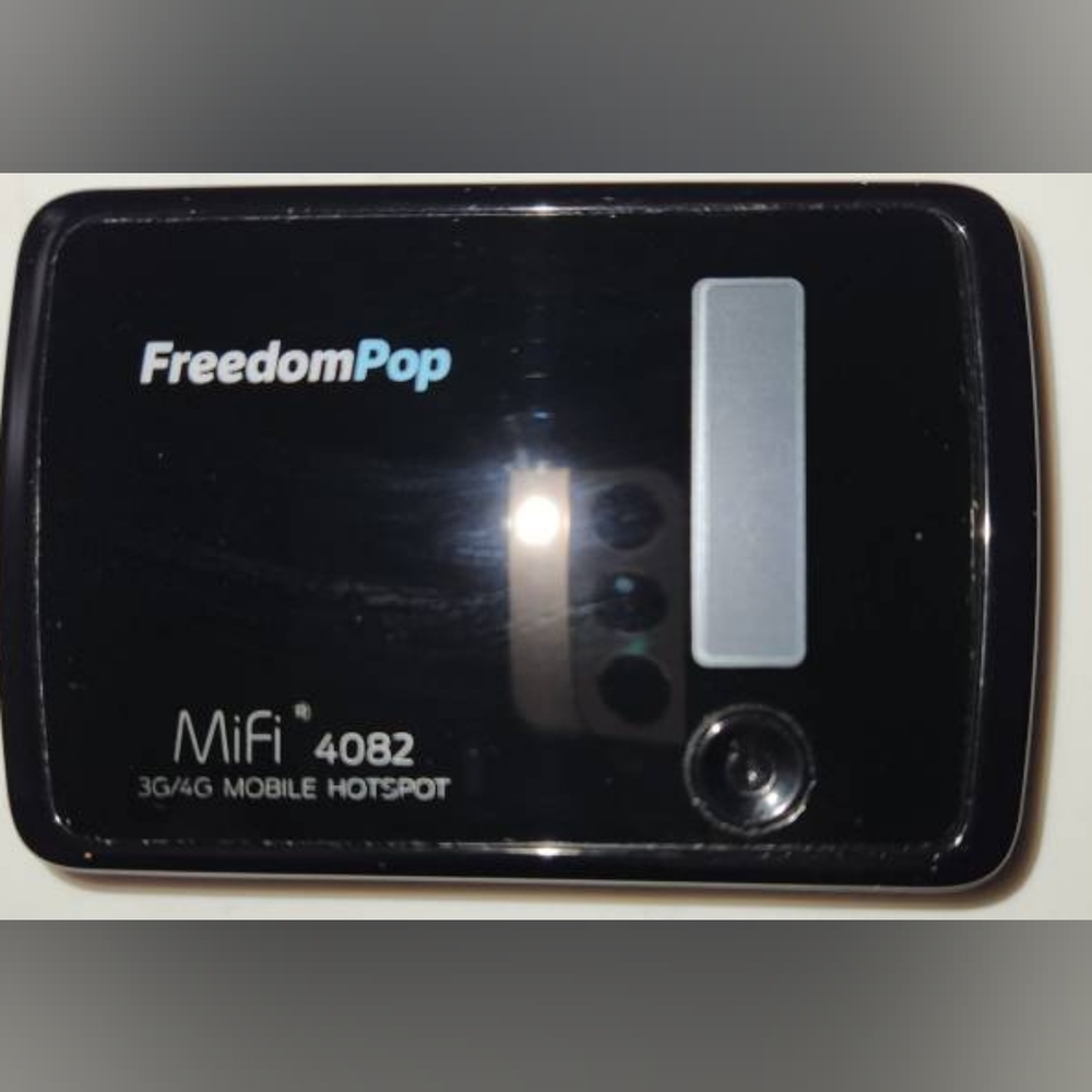 FreedomPop (Sprint) MiFi 4082 3G/4G Mobile Hotspot